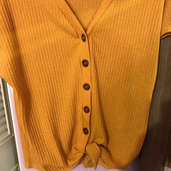 Ashley LeMieux Top - Picture 2 of 3